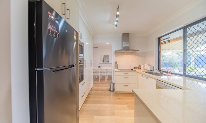 Camira Casa | 4BR Sweet Home Spingfield