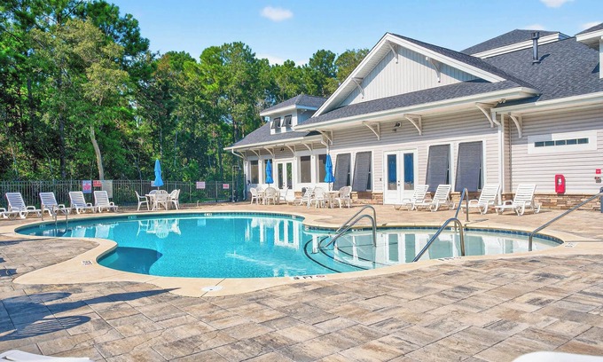 Ocean Isle Beach Casa | 4BR Townhouse with Golf View in Ocean Isle Beach