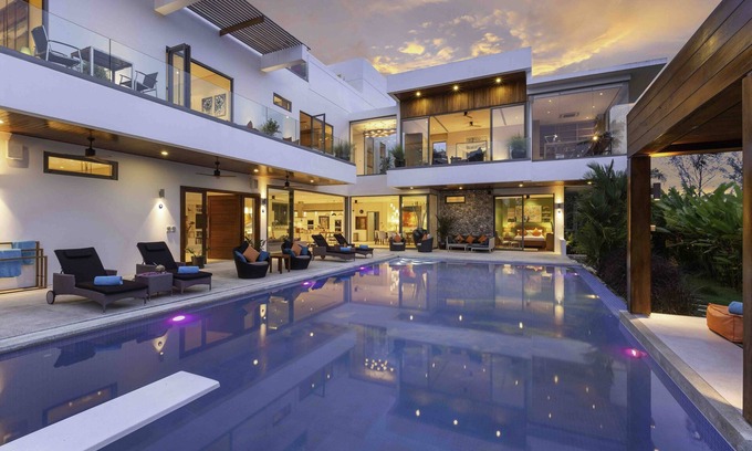 Ban Na Faek Villa | 4BR Villa White Skies, Sleep 8, Breakfast, Staff