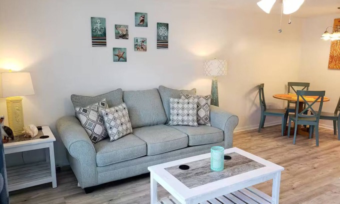 Bearss Plaza Casa | 4k TV's, Soft Mattress, Remodeled, Moffitt, USF