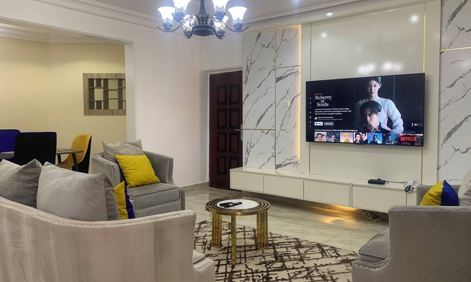 Asokoro Apartamento | 4mins to Aso-Rock Villa, King Bed, Chef, Free Cleaning, 24/7 Electricity