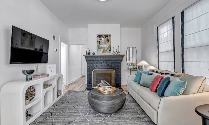 Urban Core Apartamento | 4x Adorable Side by Side Apts - Sleeps 18!