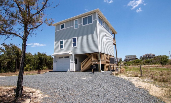 Carova Beach Casa | 4x2279, Chateau Laylow- Oceanside, Ocean View, Hot Tub, Wild Horses!