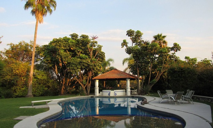 Cocoyoc Casa | Piscina de 5.000 metros, jacuzzi y gran jardín Villa mexicana de 5.000 metros
