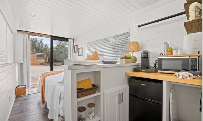 Detroit Otro | 5 acre SECLUDED tiny house village SWIMPOND! 5 mins from downtown Detroit