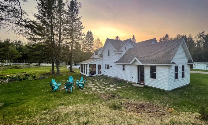 Cable Casa | 5 acres on trails with a private Sauna House