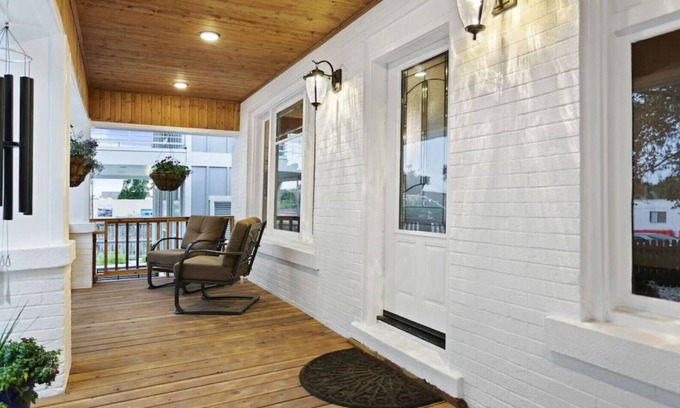 Downtown Salt Lake City Casa | 5 bd Remodeled Private Home +2 Kitchens + Backyard Oasis+ Best Downtown Location