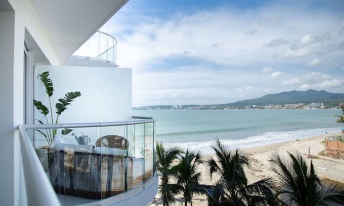 Bucerias Condominio | 5* BEACHFRONT beautiful & cozy, 3 bedrooms/3 bath Condo - Golden Zone, Bucerias