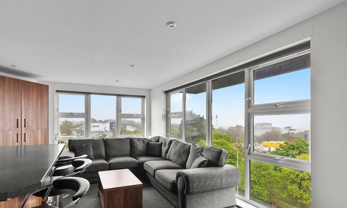 Plymouth Apartamento | 5 Bed Apartment @ Derriford Stays by Pureserviced