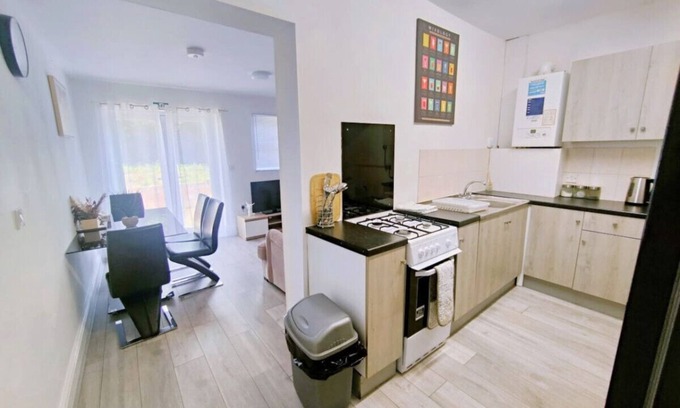 Weston on Trent Casa | 5 Bed Contractor Pad, Parking, Fast Wifi, Spacious