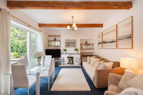 Oakleigh Apartamento | 5 Bed Home with Private Parking - 25 Mins To Central London