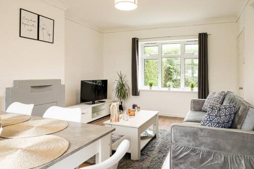 Banbury Casa | 5 Bed House - Free Parking