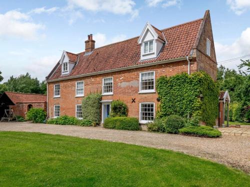 North Walsham Casa | 5 Bed in Nr Aylsham KT090
