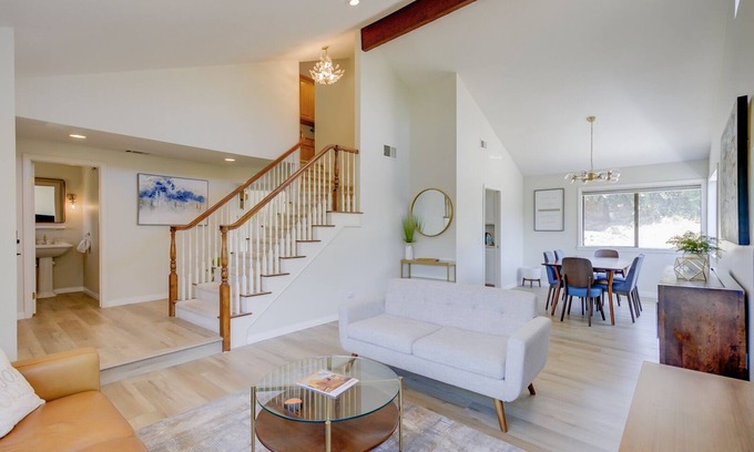 Loma Linda Casa | 5 bed room Midcentury home 2 Miles from Loma Linda Medical Center