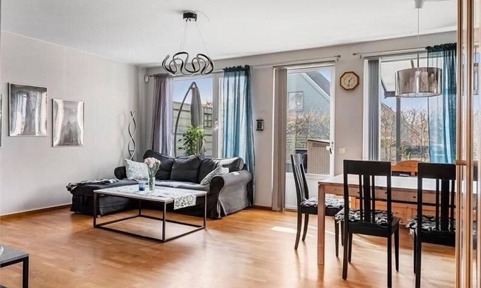 Soder Casa | Casa de 5 habitaciones con jacuzzi, aparcamiento gratuito y 2 baños en Malmö