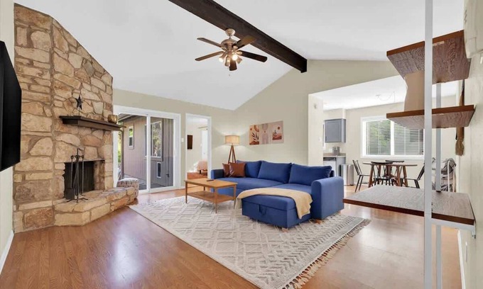 Barton Hills Casa | 5 Bedroom 4 Bath Zilker Villa Big Yard in Zilker Barton Hills
