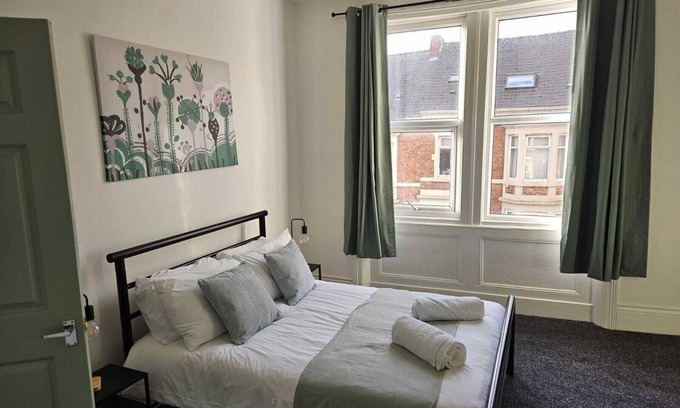 Gateshead Casa | 5 bedroom 7 beds Parking Perfect for contractors