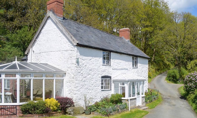 Meifod Cabaña | 5 bedroom accommodation in Meifod, near Welshpool