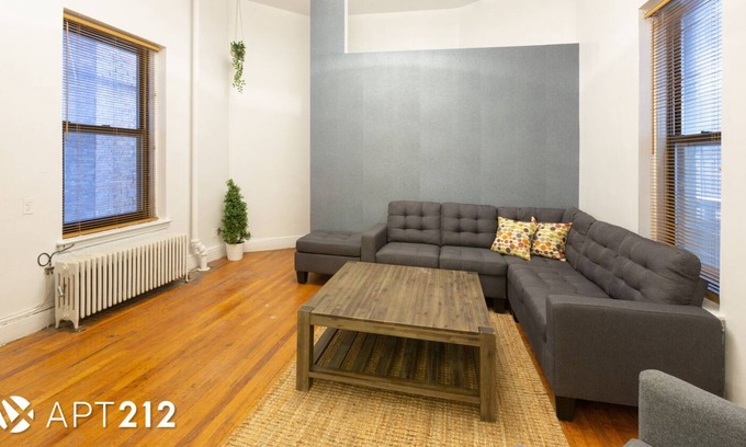 Ukrainian Village Apartamento | 5 Bedroom Apartment Located at East Village