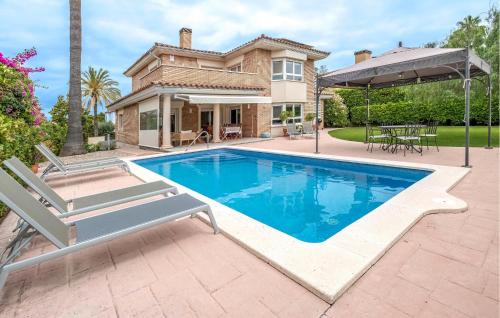 Reus Casa | 5 Bedroom Awesome Home In Reus