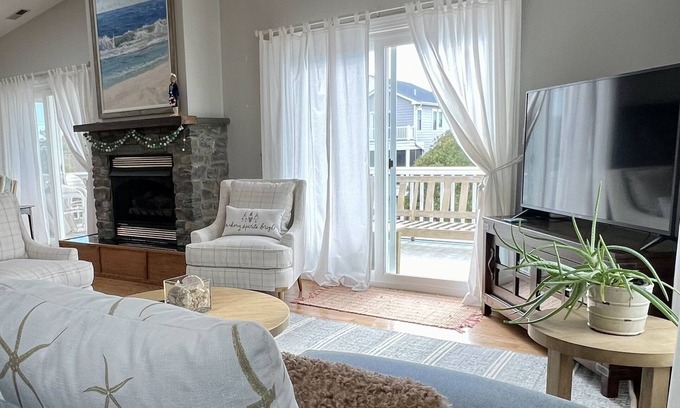South Bethany Casa | 5-bedroom canal-front home, with short walk to beautiful South Bethany Beach.