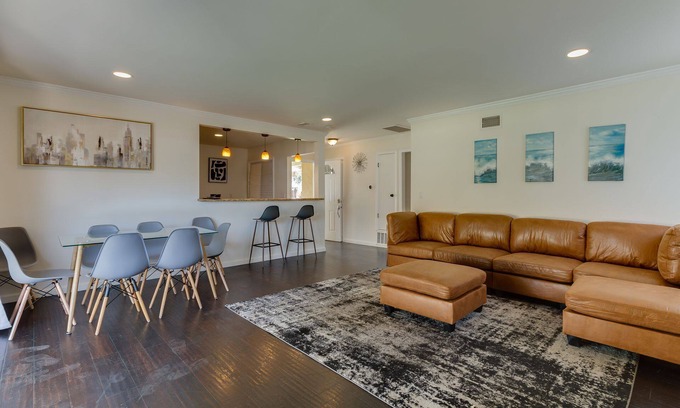 Granada Hills North Casa | 5 Bedroom Charmer in Granada Hills