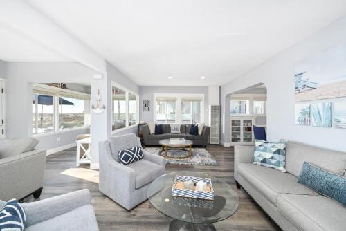 Balboa Peninsula Casa | 5 Bedroom Duplex on the Boardwalk next to Balboa Pier
