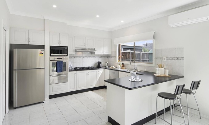 Oakleigh South Casa | 5 bedroom family home in Oakleigh South