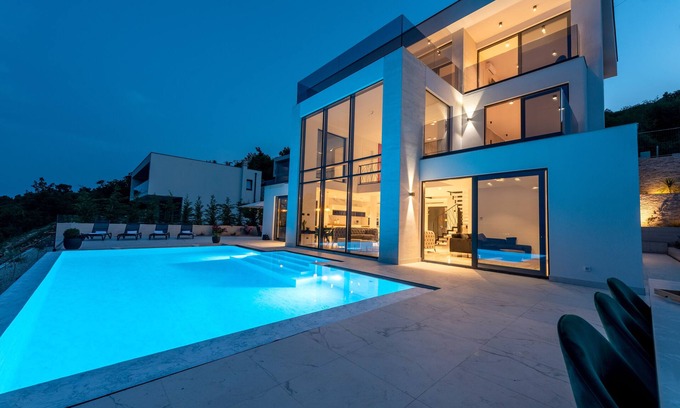 Opatija Villa | 5 Bedroom hillside Villa with pool & stunning Sea view