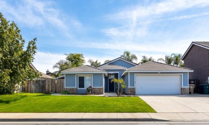 Greenacres Casa | 5 Bedroom House in Beautiful NW Bakersfield