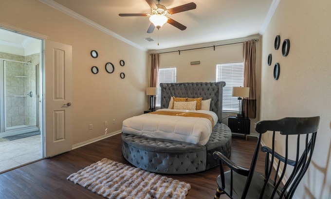 Leander Casa | 5-bedroom house + trampoline +bouncing house + living room for gathering of 30+