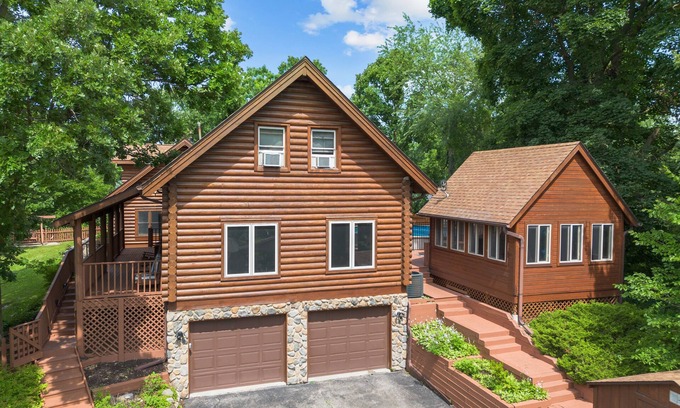 Powers Lake Casa | 5-bedroom house w/Heated Pool, Hot Tub & Game Room