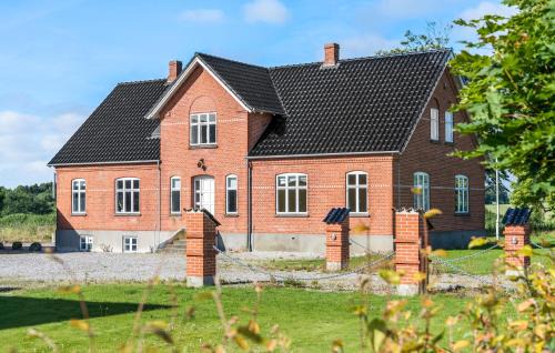 Nyborg Casa | 5 Bedroom Nice Home In Nyborg