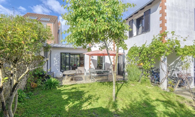 Schuman Casa | 5 Bedroom Private vacation home in Nantes