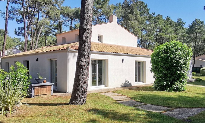 La Faute-sur-Mer Casa | Villa Residencial de 5 Habitaciones Cerca de la Playa, WiFi, Aparcamiento