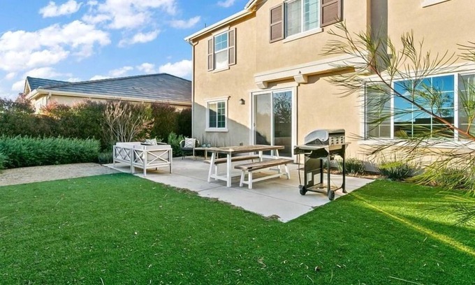 Ontario Apartamento | 5 Bedroom Single family L-591294 by Houzlet