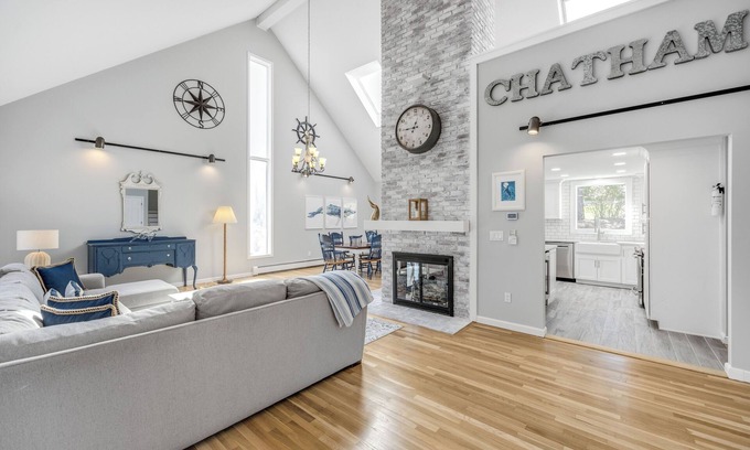 South Chatham Casa | "Moongazer", brillante, espacioso. Sábanas incluidas