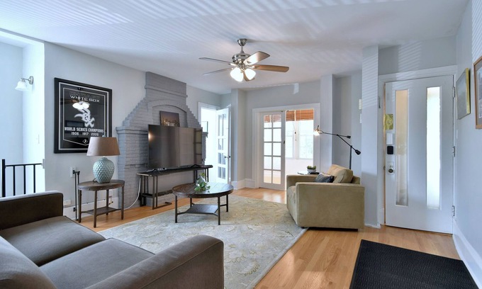 Oak Park Apartamento | 5 bedroom with 5 beds and 2 bathrooms