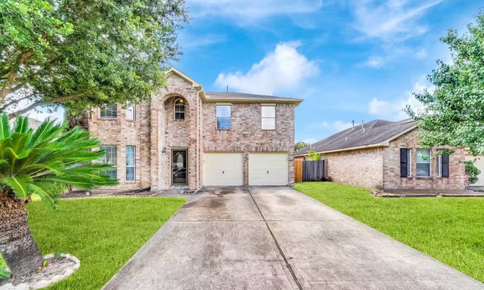 Houston Casa | 5 bedrooms Luxury House. Sleeps 16 people