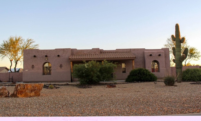 Wittmann Casa | 5 bedrooms, Pool/Jacuzzi - 2 Master Bedrooms - 3155 SQFT
