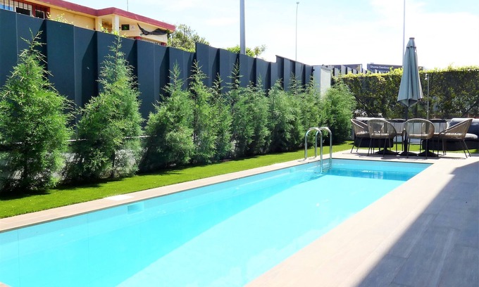 Pena Grande Casa | Chalet pareado de 5 habitaciones con piscina individual