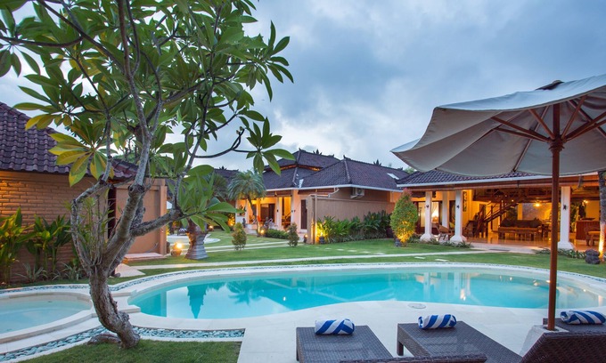 Dyanapura Villa | Villa de 5 dormitorios con 2 piscinas seminyak, Bali