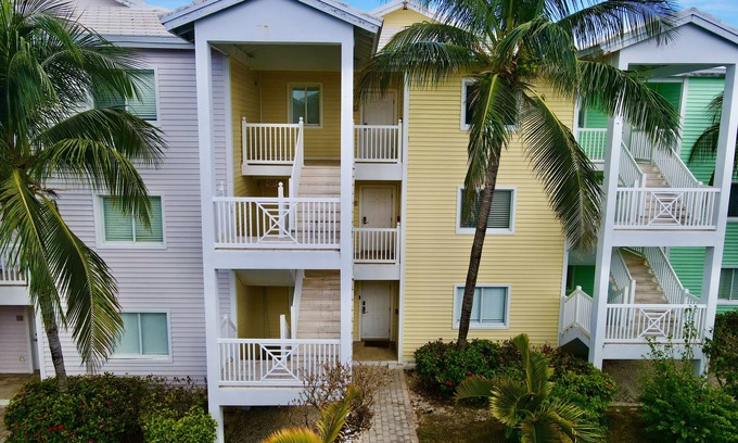 Alice Town Condominio | 5 "J" Jus Chillin' Cozy 2-bedroom condo in Resorts World Bimini Community