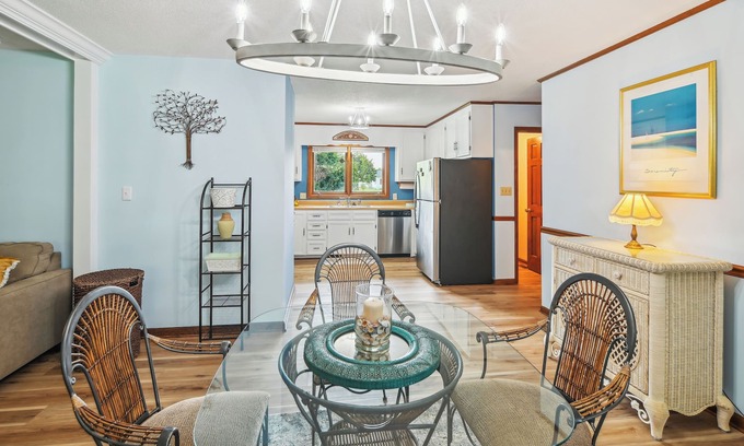 Myrtle Beach Cabaña | 5 Mi to Boardwalk: Myrtle Beach Home Near Golfing