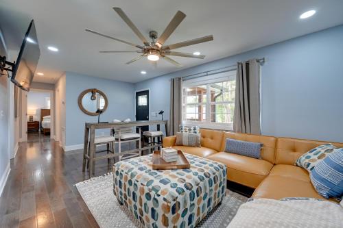 Midway Casa | 5 Mi to Lake Thom-A-Lex Pet-Friendly Retreat