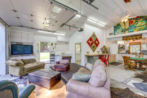 Libby Apartamento | 5 Mi to Logan State Park Studio with Outdoor Space!