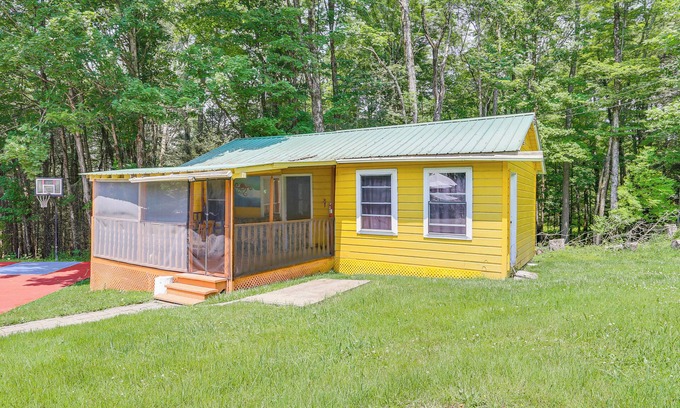 Mongaup Valley Cabina | 5 Mi to Marina & Raceways: Mongaup Valley Retreat!