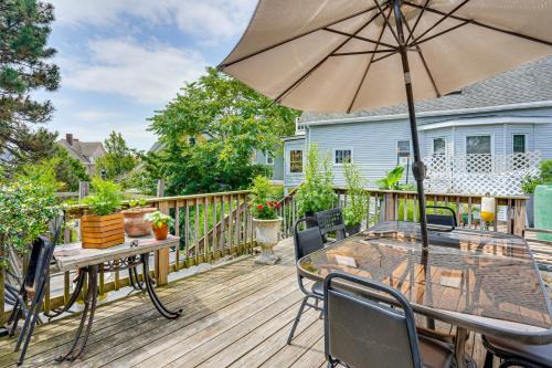 Lynn Apartamento | 5 Mi to Salem! Lynn Apt By the Sea with Hot Tub