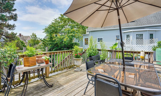 Lynn Apartamento | 5 Mi to Salem! Lynn Apt By the Sea w/ Hot Tub