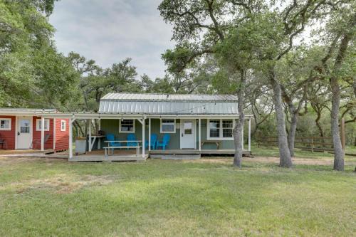 Sublime Casa | 5 Mi to Splashway Waterpark Cabin in Rock Island